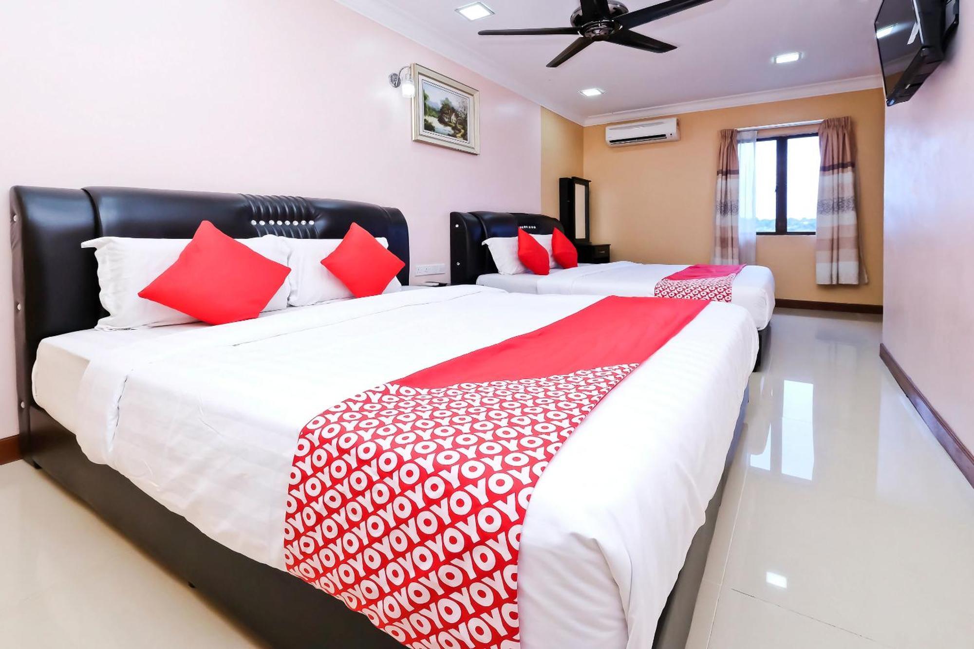 Oyo 714 Arina Hotel Bangi Exterior foto